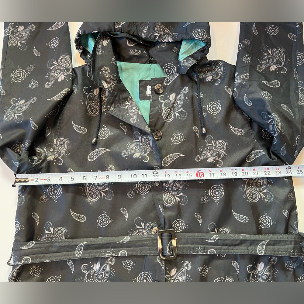Capelli of New York Black Paisley Rain Coat Belt Hood Large - Picture 9 of 12